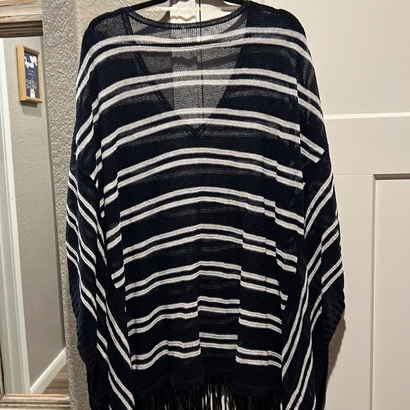 Women's Poncho - Picture 3 of 3
